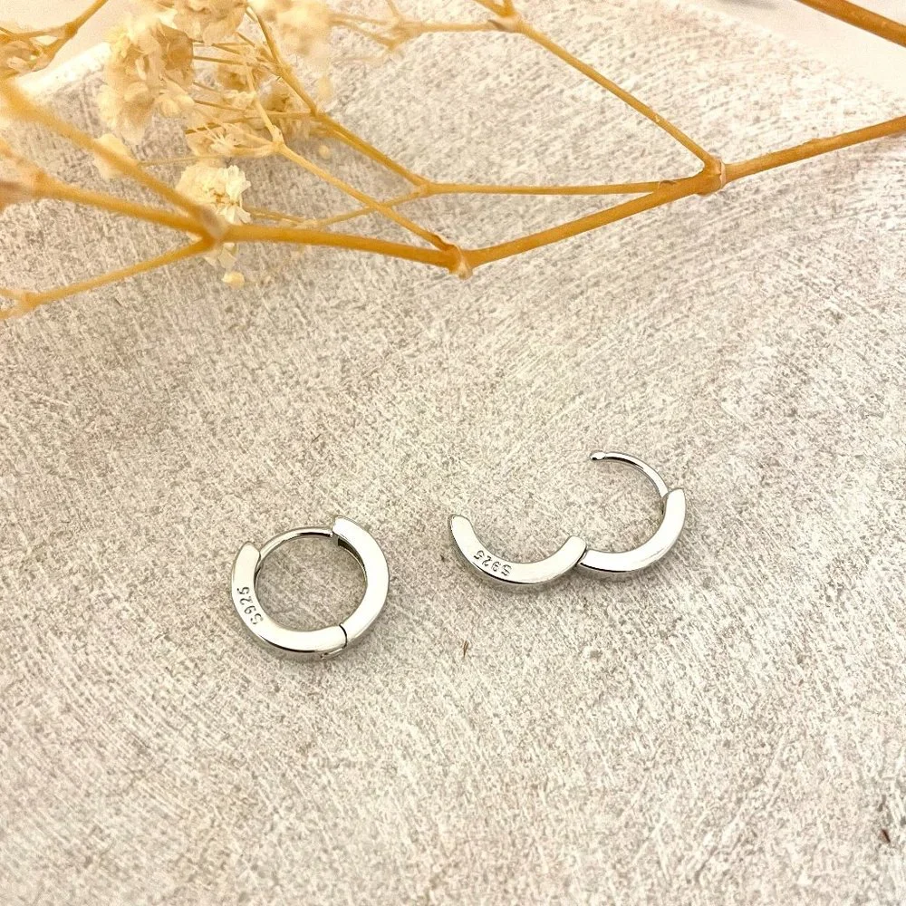 925 Sterling Silver Huggie Hoop Earrings Small Silver Hoops Minimalist Huggies - Picture 2 of 3